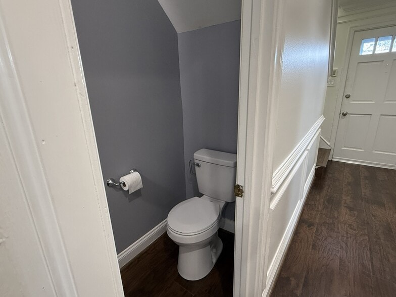 Building Photo - 5909 Mayflower Ct