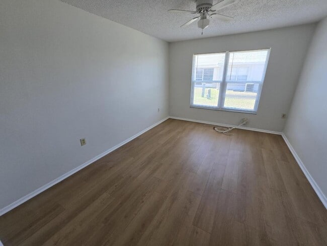 Building Photo - 2955 Stillwell Ct