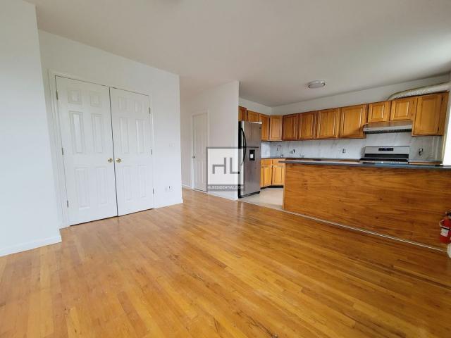 Building Photo - 3 bedroom in BROOKLYN NY 11221