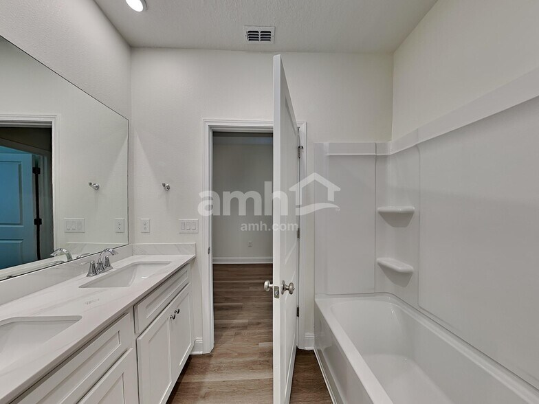 Building Photo - 12664 Percy Frst Ln