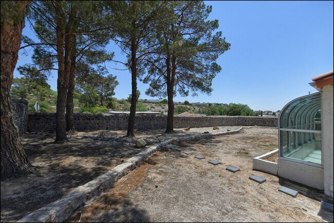 Building Photo - 6300 Jebel Way