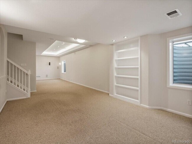 Building Photo - FABULOUS 3-BDRM, 3-BATH HOME IN GORGEOUS C...