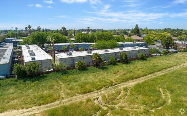 Building Photo - Townhouse Pacifica Apartments