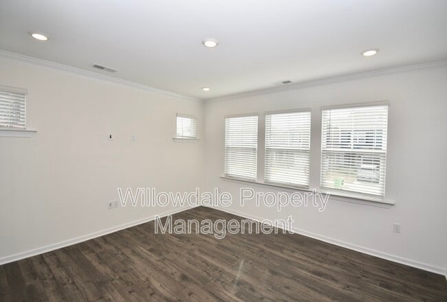 Building Photo - 2534 Hutch Ln