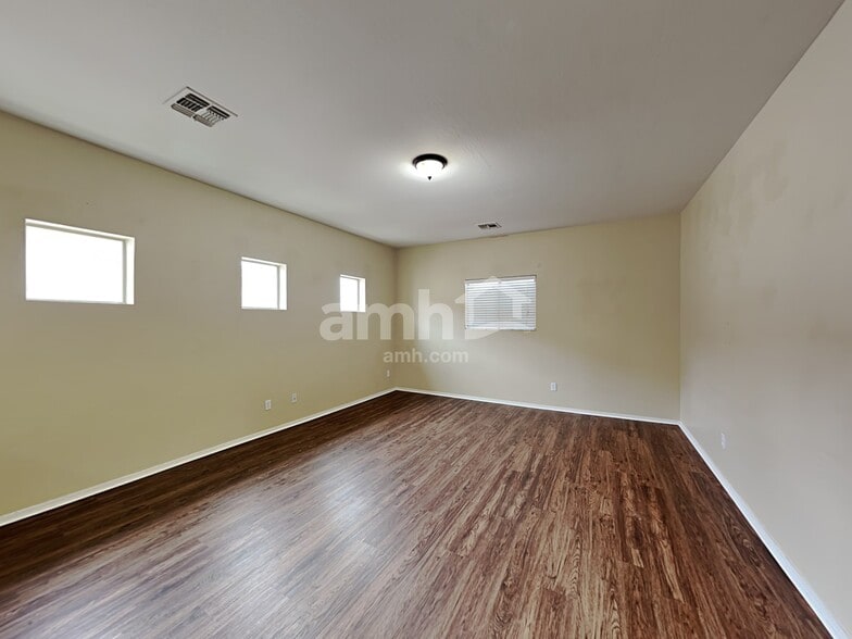 Building Photo - 17646 W Bridger St