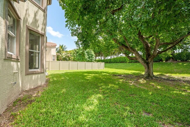 Building Photo - 9058 Alexandra Cir