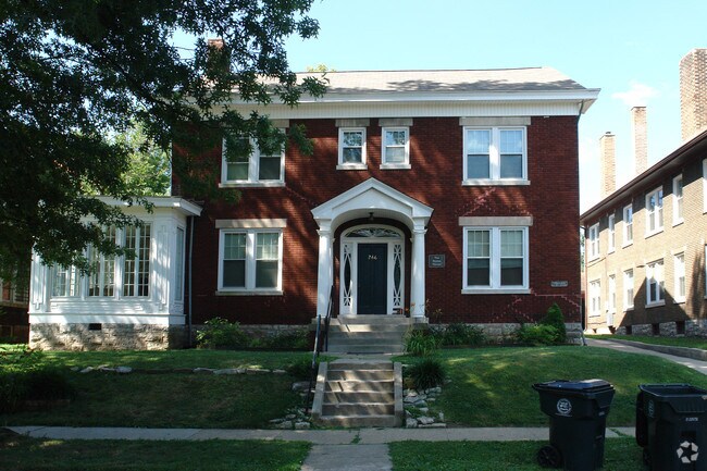 Building Photo - 266 Lyndhurst Pl