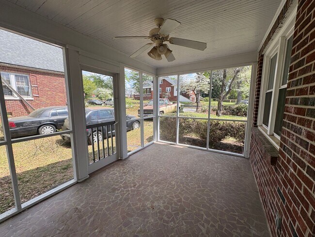 Building Photo - Beautiful refurbished home with hardwood floors throughout!