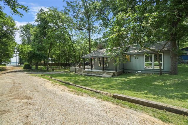 Building Photo - 624 Apache Trail