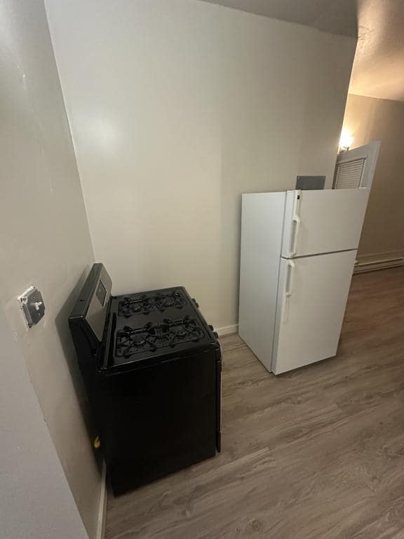Building Photo - 110 1/2 S Main, Apt#3-Apt#3