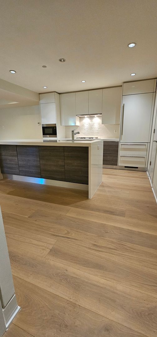 Building Photo - Luxurious 2 Bed 2 Bath Garden Level Condo In Desired Old City II - Dupont Circle