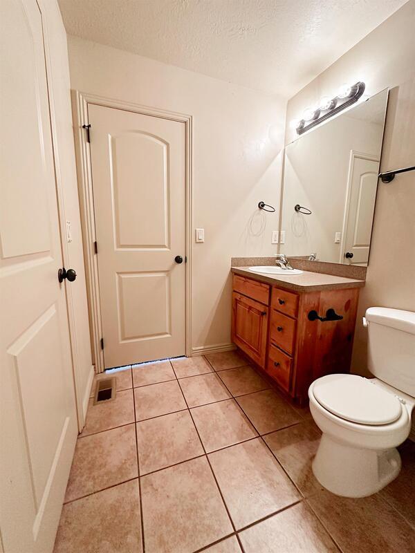 Building Photo - 722 W 350 N