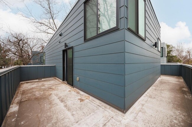 Building Photo - 4711 Gonzales St