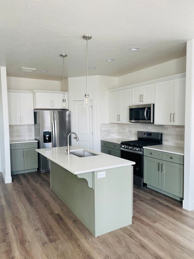 Building Photo - New Construction Townhome in Prime Riverton Location