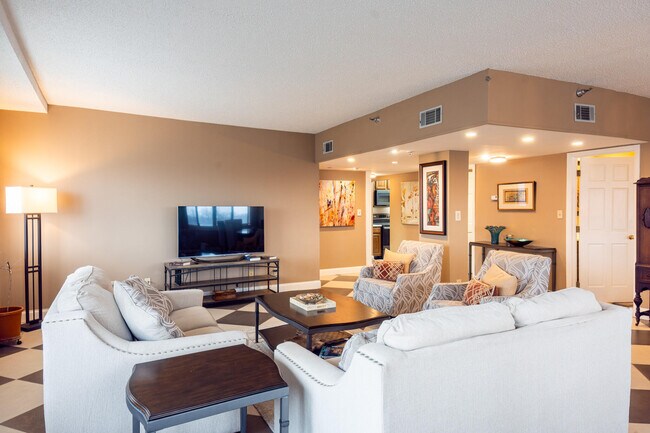 Building Photo - 355 S Broadway