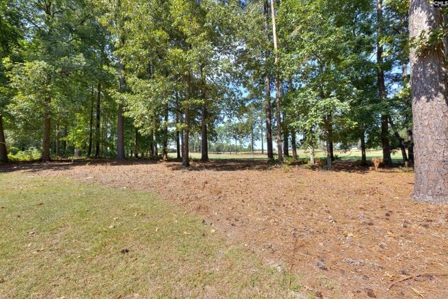 Building Photo - 9 Fairway Ln