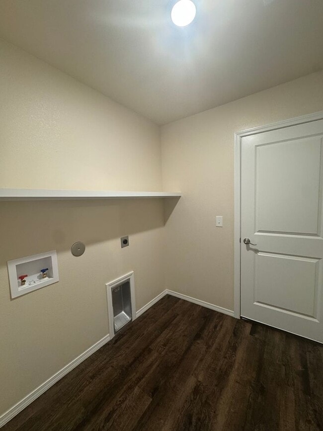 Building Photo - New build "Be the 1st to live THERE" 3/2/2...