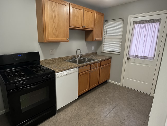 Building Photo - 3468 Kimberly Ave