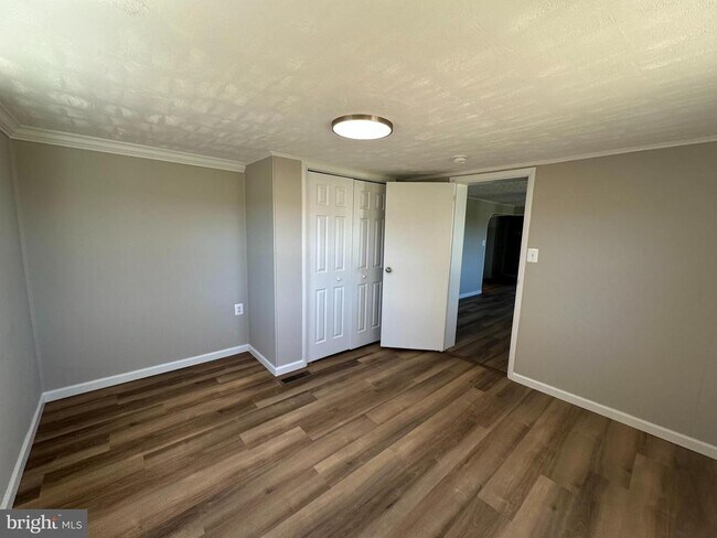 Building Photo - 938 Forrest Dr