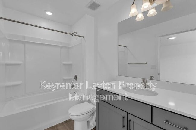 Building Photo - 2786 N Airmen Ave