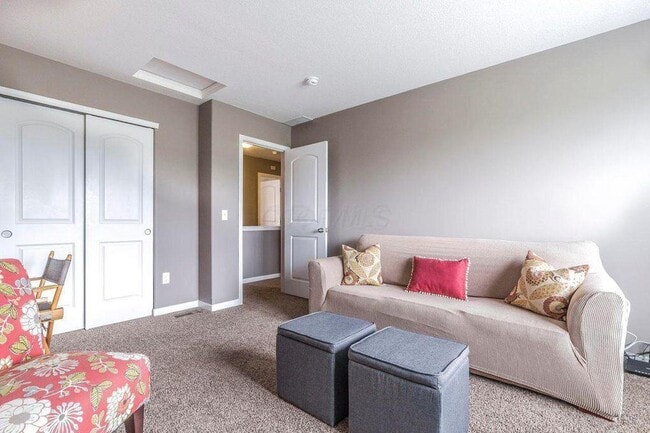 Building Photo - 5660 Caledonia Dr