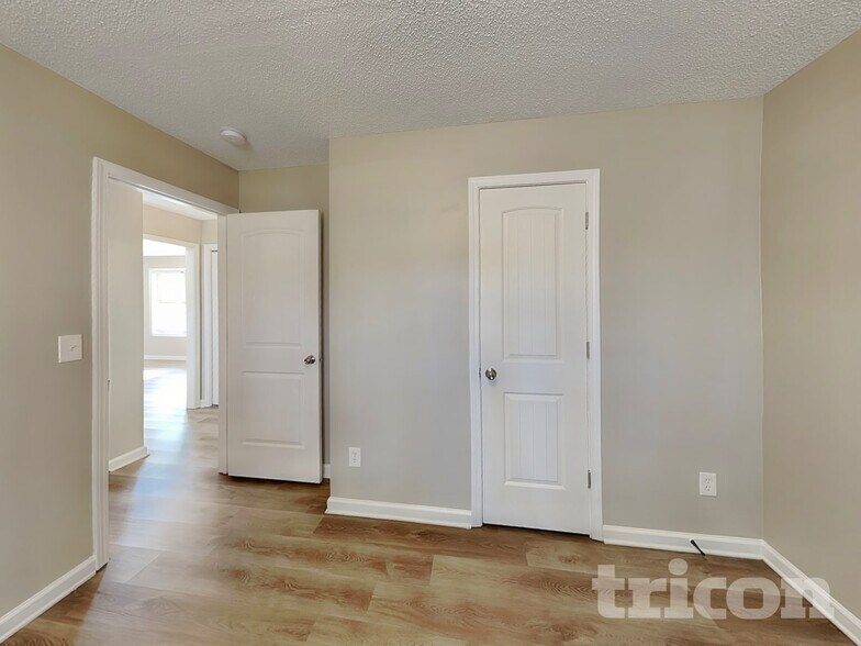 Building Photo - 106 White Creek Loop