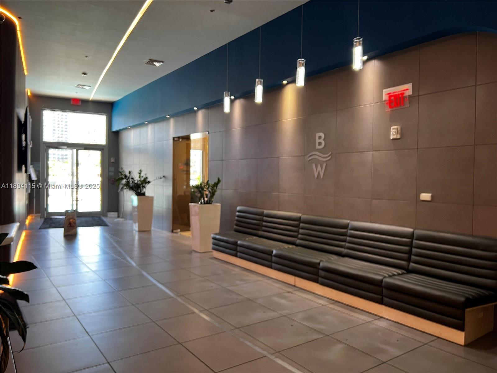 Building Photo - 2600 E Hallandale Beach Blvd