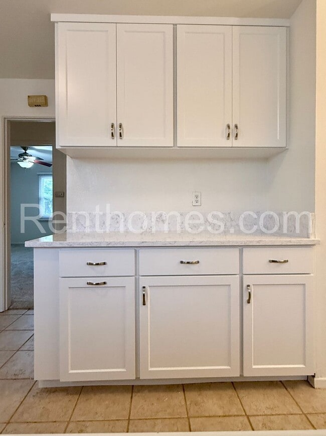 Building Photo - 5281 Constitution Rd