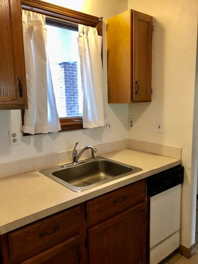 Building Photo - Beautiful Condo in Aspen Village