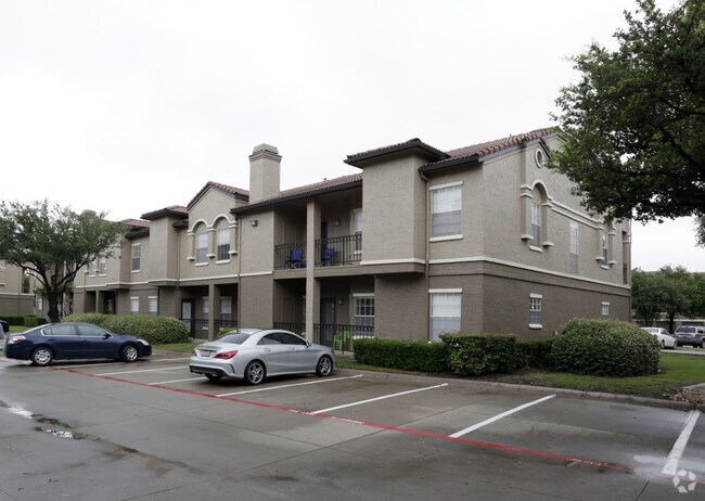 Building - Camden Cimarron
