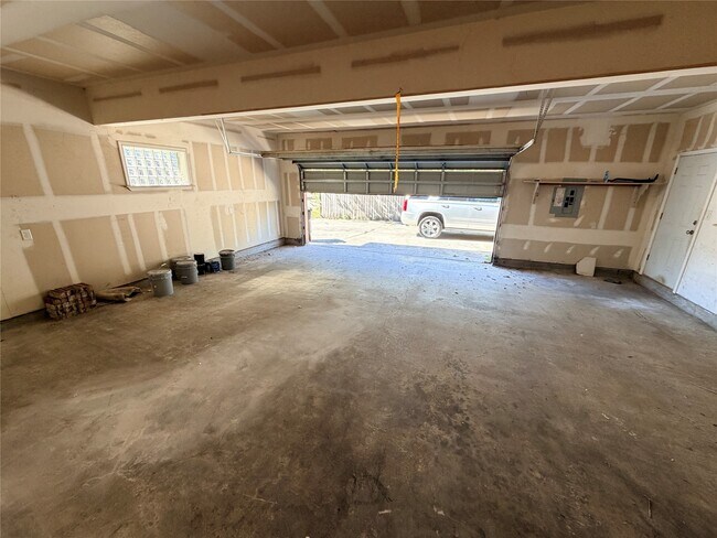 Building Photo - 12514 Safeguard St