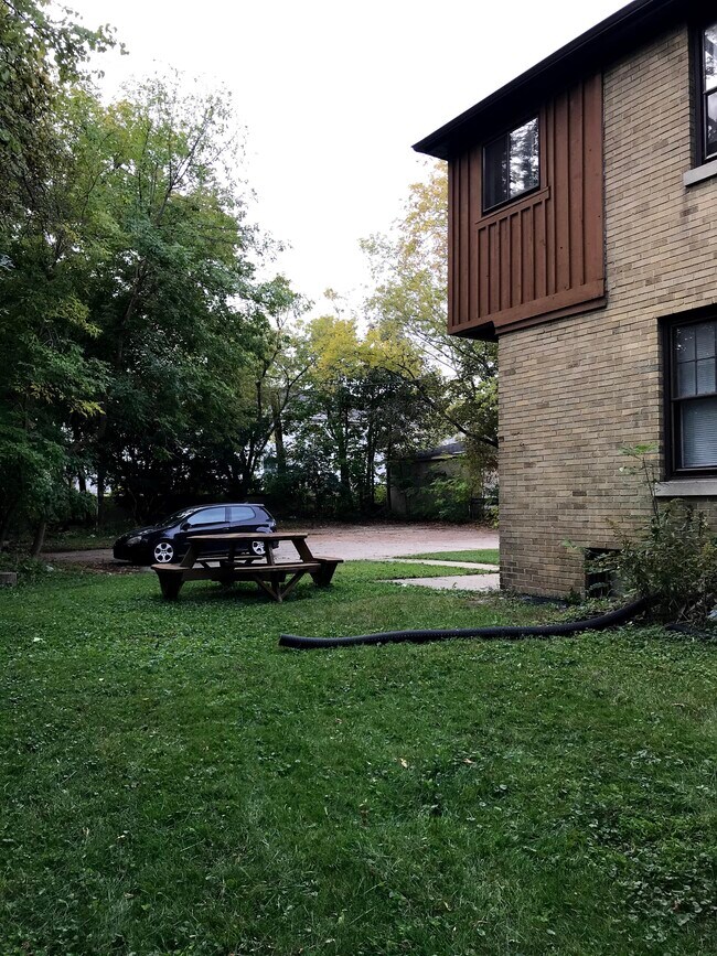 Side garden facing the Milwaukee River - 1237 E Vienna Ave