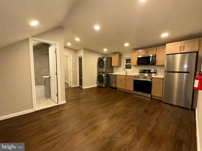 Building Photo - 936 Oakmont St