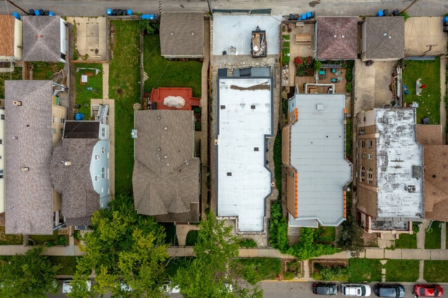 Building Photo - 4730 W Grace St