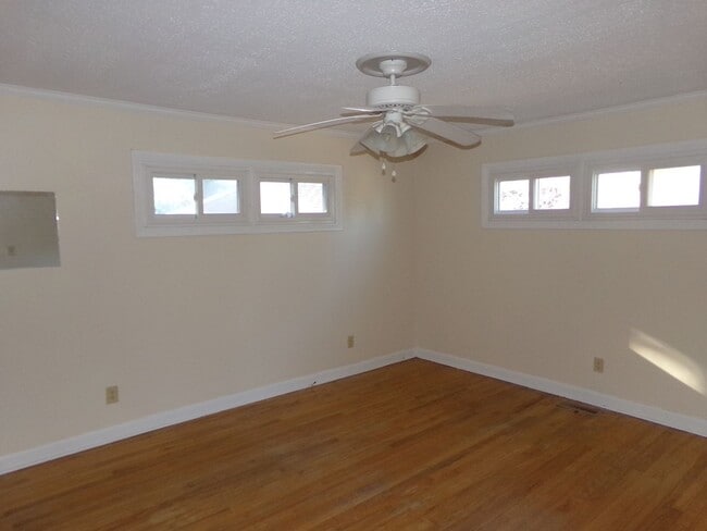 Building Photo - Home in Morehead City