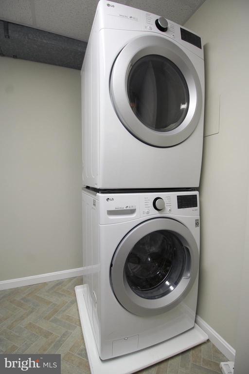 Building Photo - 4500 Lantern Pl