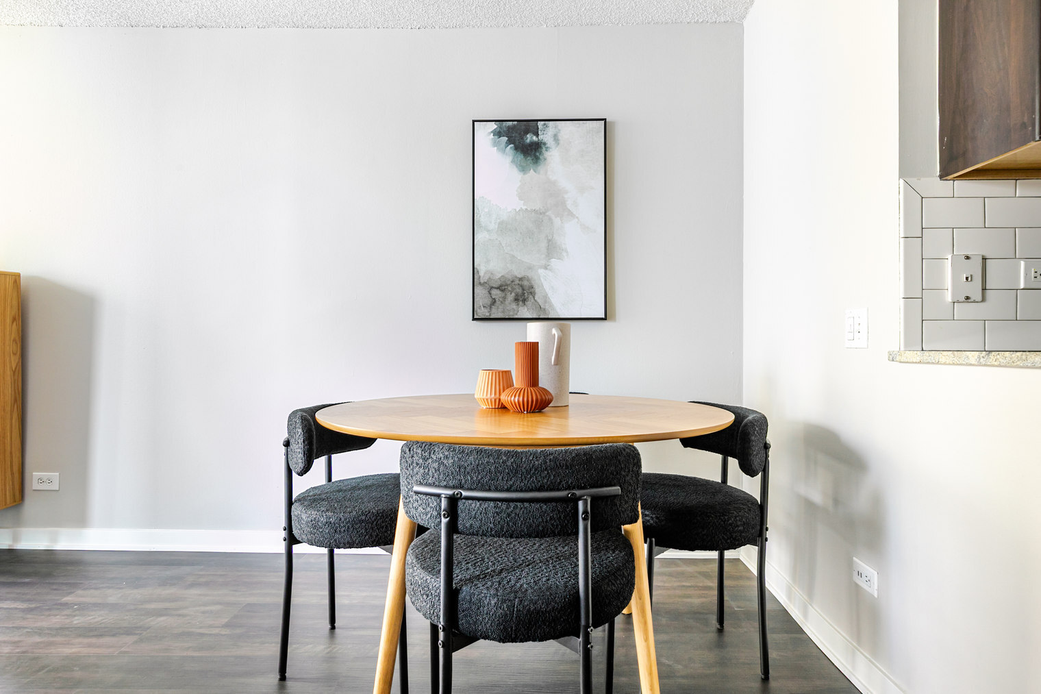 Building Photo - 77 W Huron St