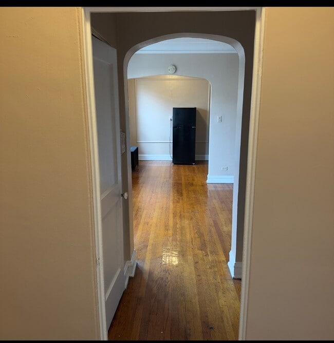 Building Photo - 8054 s Hermitage