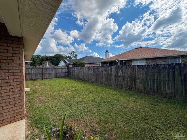 Building Photo - 697 Mozingo Ln