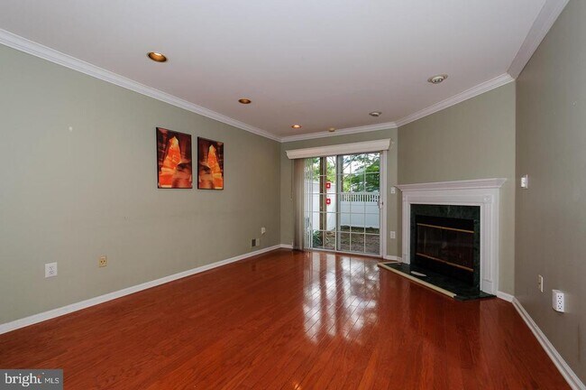 Building Photo - 109 Deer Run Ct