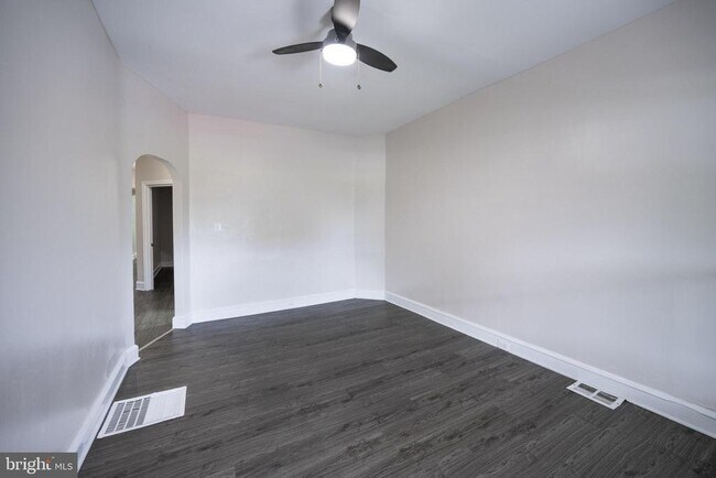 Building Photo - 5847 Willows Ave