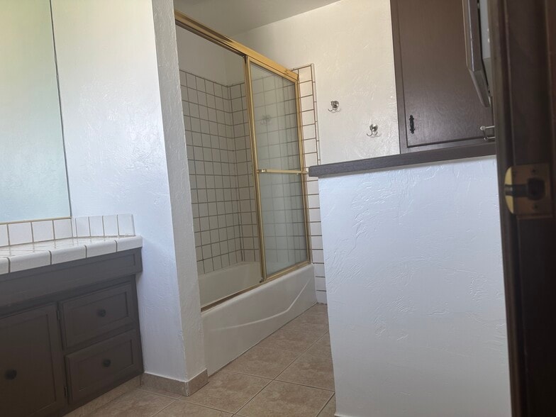 Building Photo - 21116 Denker Ave