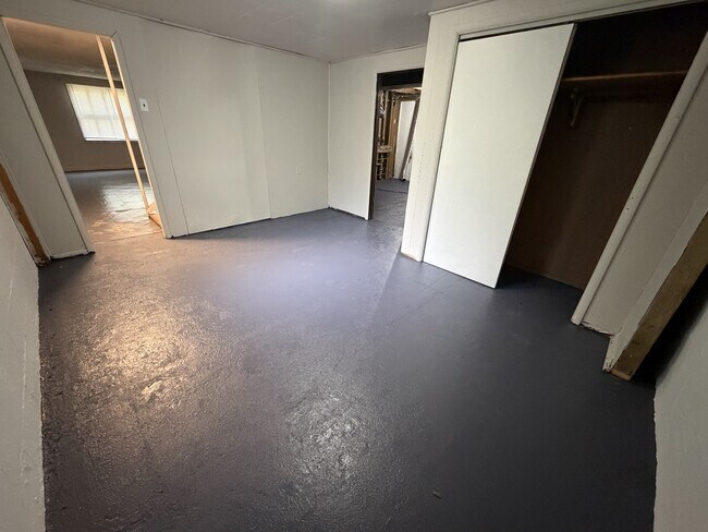 Building Photo - 6150 Dupree Ave