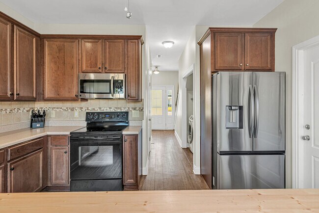 Building Photo - 218 Maidstone Dr