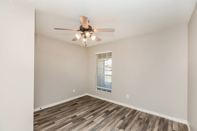 Building Photo - 7116 Cattle Dr