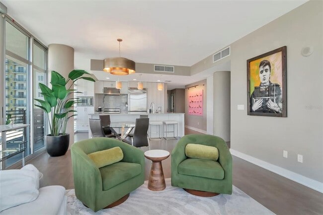 Building Photo - 1120 E Kennedy Blvd