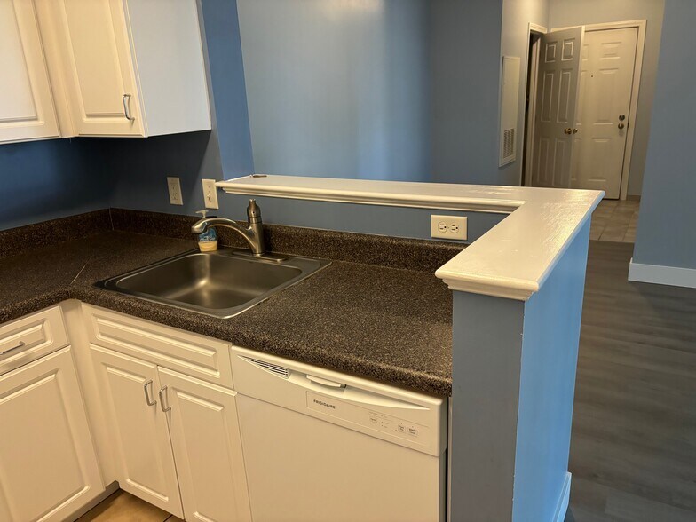 Kitchen - 96 Mill St