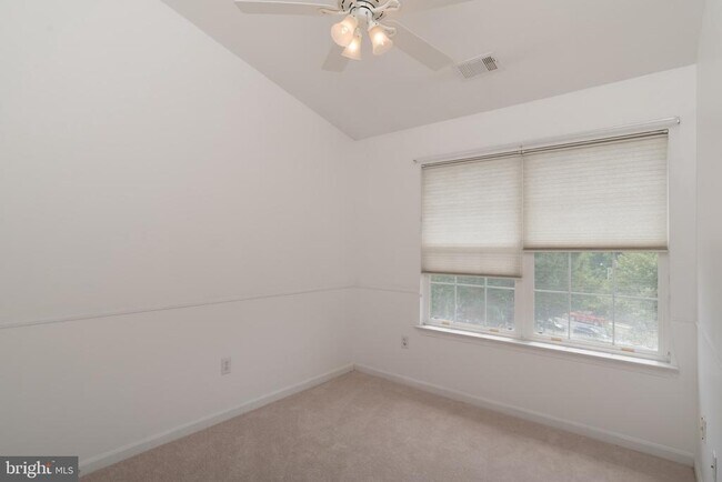 Building Photo - 5552 Jowett Ct