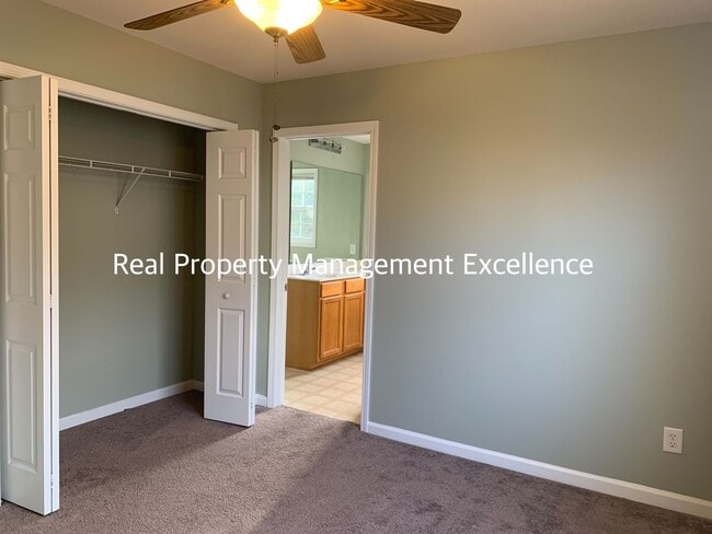 Building Photo - Lovely 2 Story Home In Raleigh, Available December 15th!