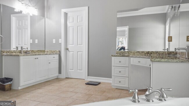 Building Photo - 6209 Benbrooke Dr NW